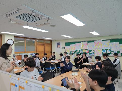 아산 유스프러너 기업가정신 프로그램 '스타트업아뜰리에' 동아리 활동 사진 